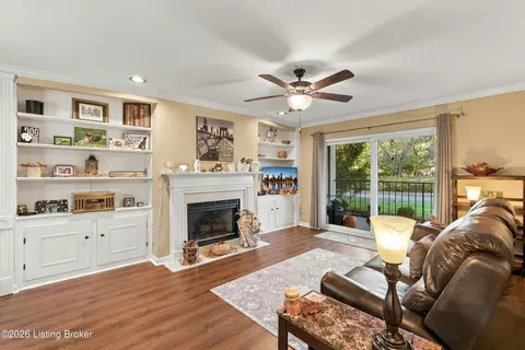 101 Forest Park Rd, Louisville, KY 40223
