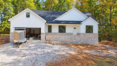 3190 Doe Valley Pkwy, Brandenburg, KY 40108