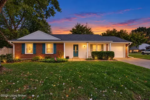 9509 Meadowgate Ct, Louisville, KY 40223