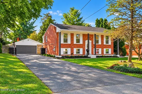 8000 Broadfern Dr, Louisville, KY 40291