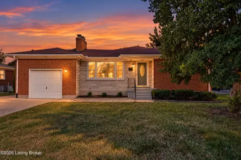 2207 Liverpool Ln, Louisville, KY 40218