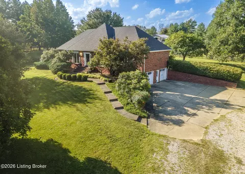 180 Paddock Ln, Simpsonville, KY 40067
