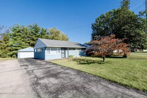 4837 Redstart Rd, Louisville, KY 40213