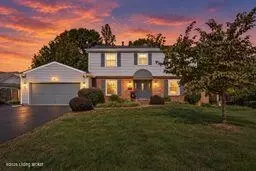 7715 Fairmeadows Ln, Louisville, KY 40222