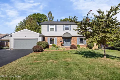 7715 Fairmeadows Ln, Louisville, KY 40222