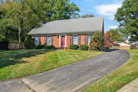 7406 Cross Creek Ct, Louisville, KY 40228
