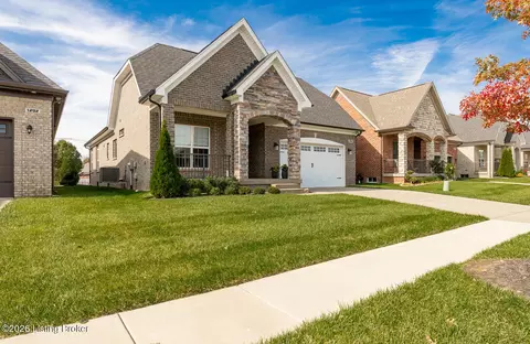 1290 Conservatory Ln, Louisville, KY 40223