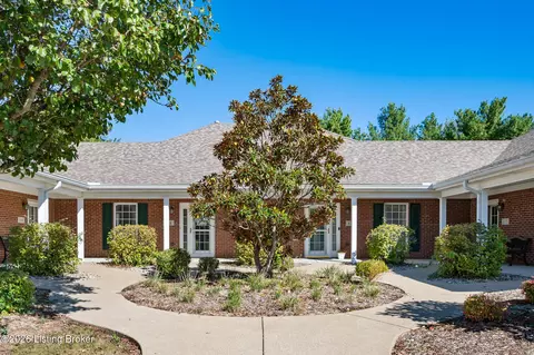 818 Garden Pointe Dr, Simpsonville, KY 40067