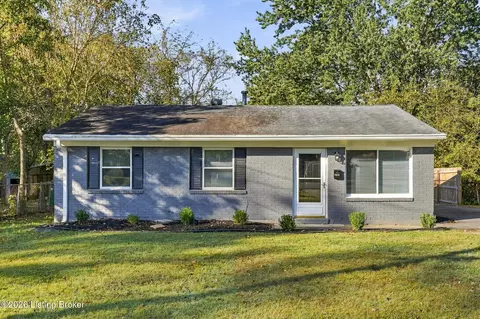9816 Titan Dr, Louisville, KY 40229