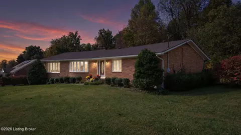 9020 Lyneve Dr, Louisville, KY 40272