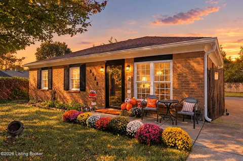 8016 Grenelle Dr, Louisville, KY 40228