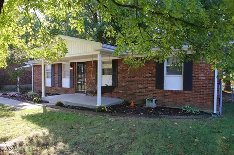 5702 Maldon Dr, Louisville, KY 40216
