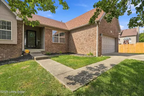 8504 Long Bow Ln, Louisville, KY 40291