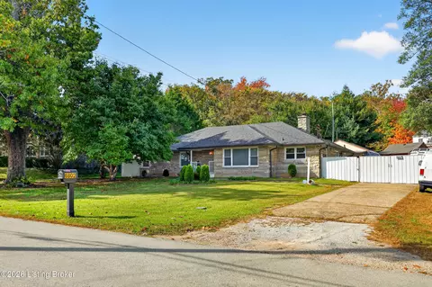 6802 Homestead Dr, Louisville, KY 40214