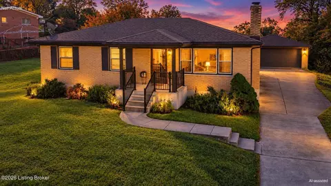 5904 Colebrooke Ln, Louisville, KY 40219