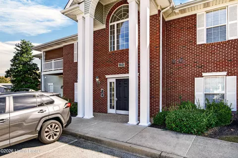 9601 Preston Spring Dr #204, Louisville, KY 40229