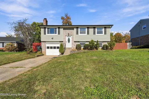 9107 Raintree Dr, Louisville, KY 40220
