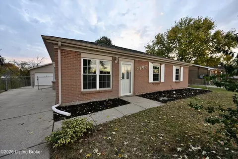 7907 Grenelle Dr, Louisville, KY 40228