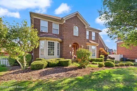 8717 Hi View Ln, Louisville, KY 40272