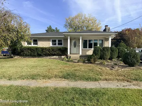 8307 Seaforth Dr, Louisville, KY 40258