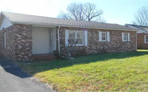 607 John St, Corbin, KY 40701 photo 1