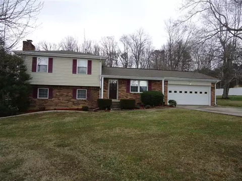106 Ballad Dr, Corbin, KY 40701 photo 1