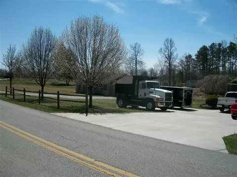 2425 Level Green Rd, Corbin, KY 40701 photo 2