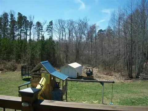 2425 Level Green Rd, Corbin, KY 40701 photo 3