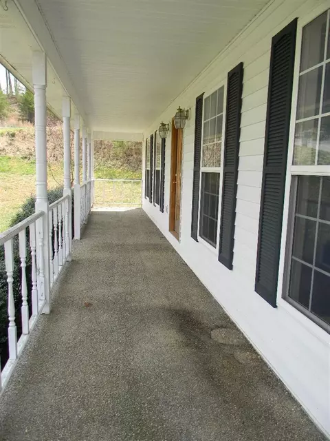 68 Sunset Ln, Corbin, KY 40701 photo 3