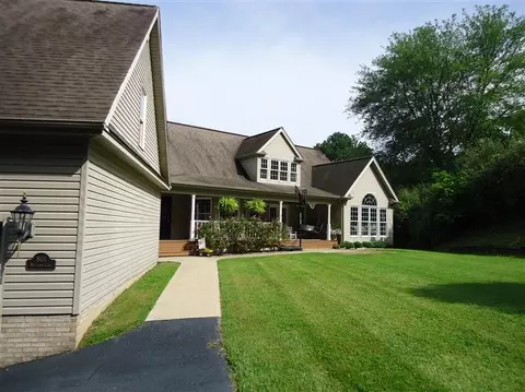 801 Meadow Ln, Corbin, KY 40701 photo 2