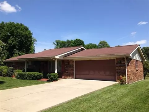459 N Oaklawn Cir, Corbin, KY 40701 photo 1