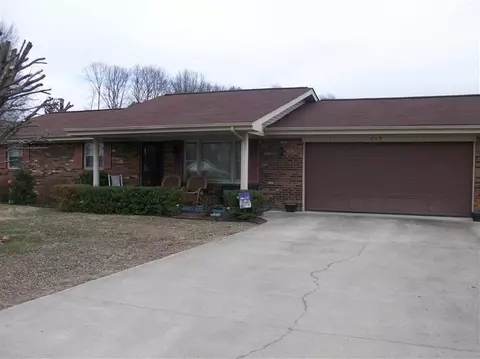 459 N Oaklawn Cir, Corbin, KY 40701 photo 2