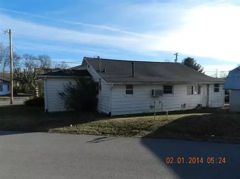 818 Engineer, Corbin, KY 40701 photo 4