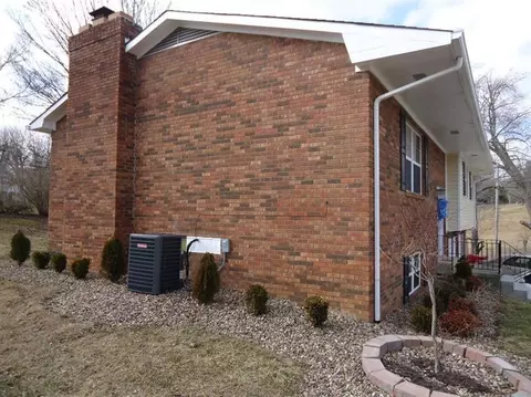 135 Meadow Brook Dr, Corbin, KY 40701 photo 4