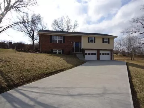 135 Meadow Brook Dr, Corbin, KY 40701 photo 2