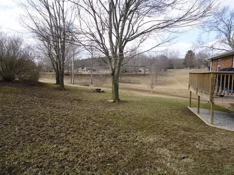 135 Meadow Brook Dr, Corbin, KY 40701 photo 7