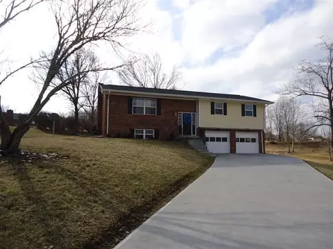 135 Meadow Brook Dr, Corbin, KY 40701 photo 3
