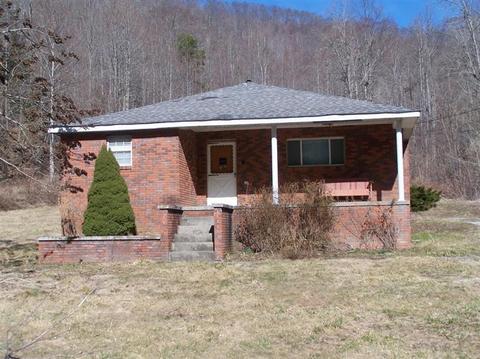 9499 Ky 718, Walker, KY 40997 photo 1