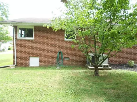 904 Phillips Ln, Corbin, KY 40701 photo 6