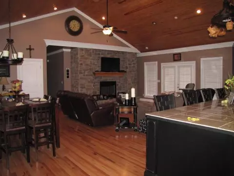 195 Autumn Woods Loop, Gray, KY 40216 photo 16