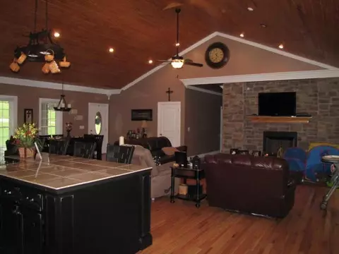195 Autumn Woods Loop, Gray, KY 40216 photo 9