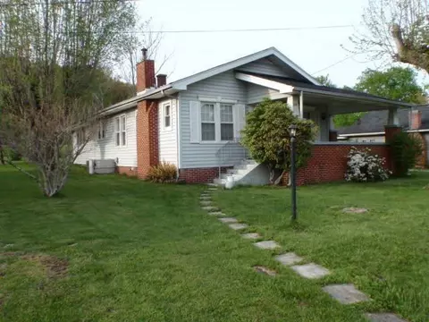 1215 E Bryant, Corbin, KY 40701 photo 2