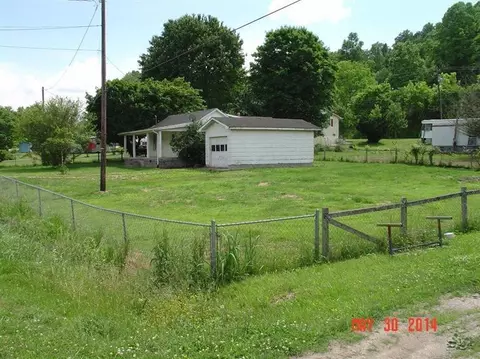 1092 Ky 3085, Flat Lick, KY 40935 photo 2
