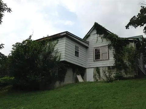 435 S 3rd St, Williamsburg, KY 40769 photo 2