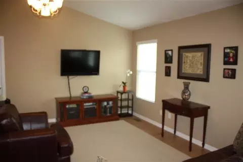 102 Galehouse Rd, Georgetown, KY 40324 photo 2