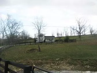 272 Levy Rd, Paris, KY 40361 photo 3