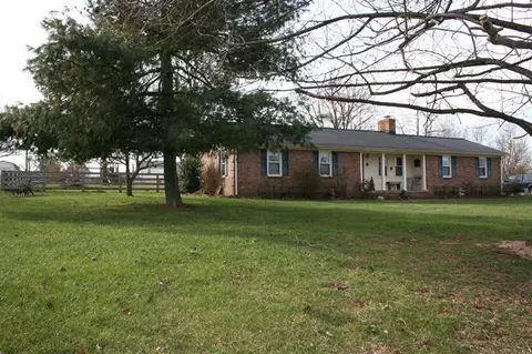 219 Castle Dr, Georgetown, KY 40324 photo 3