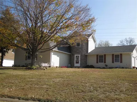 608 Lloyd Ct, Georgetown, KY 40324 photo 2