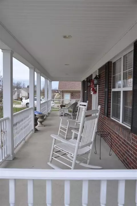 323 General Smith Dr, Richmond, KY 40475 photo 2