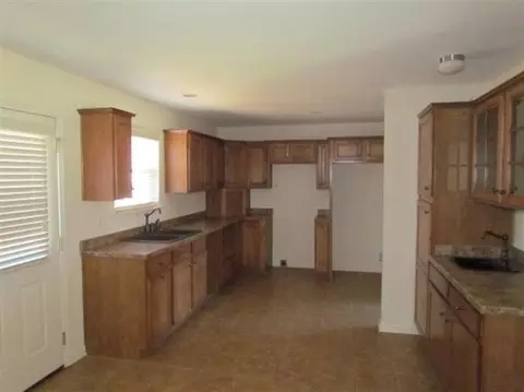 321 Smith St, Midway, KY 40347 photo 2